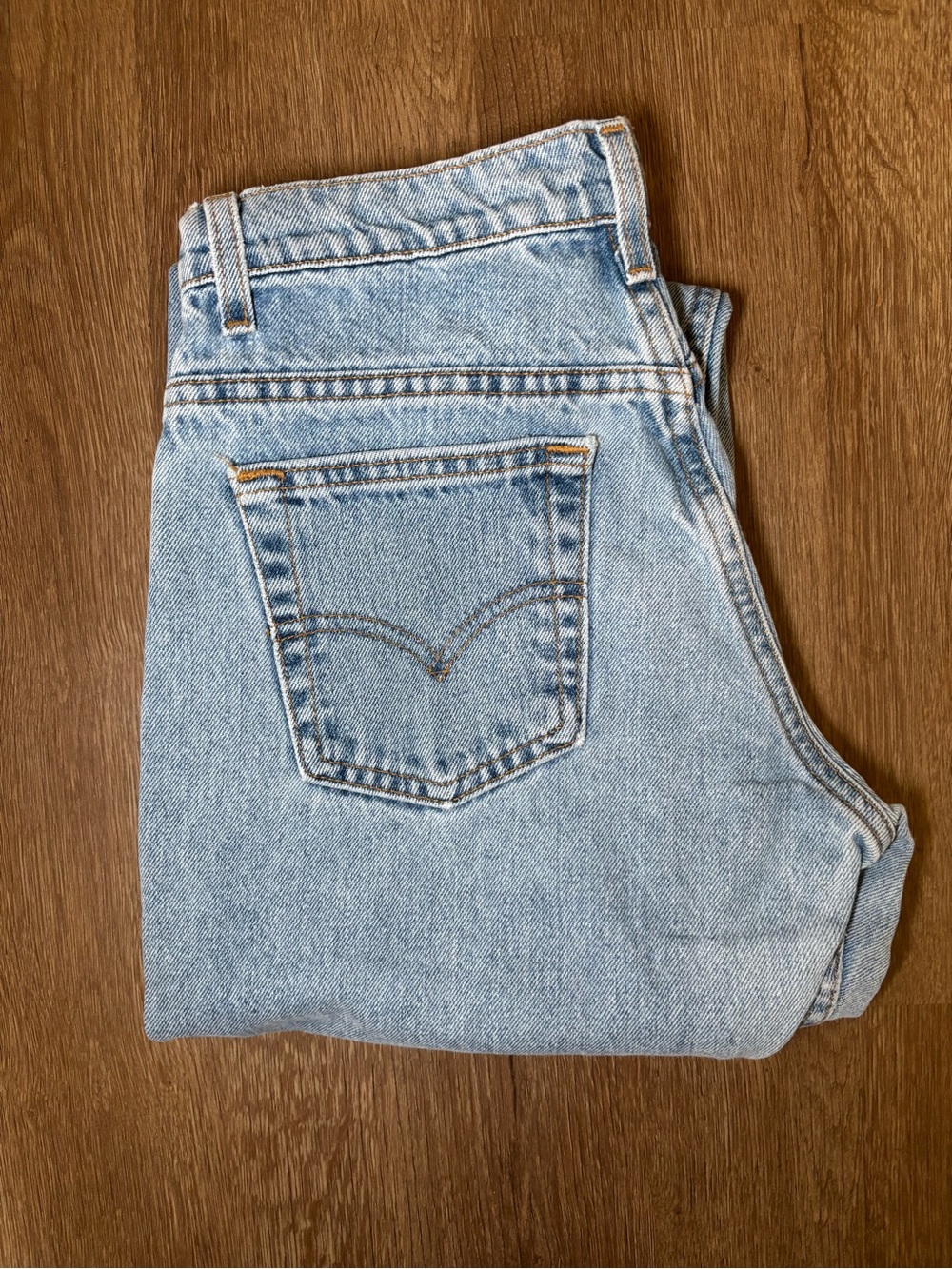 Vintage Levis 550 perfect light wash